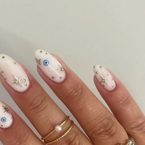 Cute Real Nail Ideas, Glitterbels Builder Gel, M On Nails, White Gel X Nails, Blue Eye Nails, Nails With Eyes, Surf Nails, White Nails With Black, White Nails Inspo