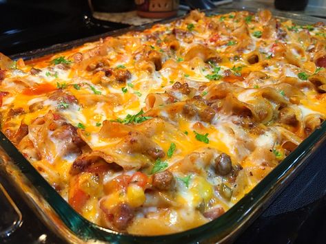 Beef Casserole Dishes, Meat Casserole Recipes, Ground Beef And Cabbage, Ground Beef Casserole Recipes, Meat Casserole, Ground Beef Pasta, Tasty Meat, Fried Chicken Breast, Beef Casserole Recipes