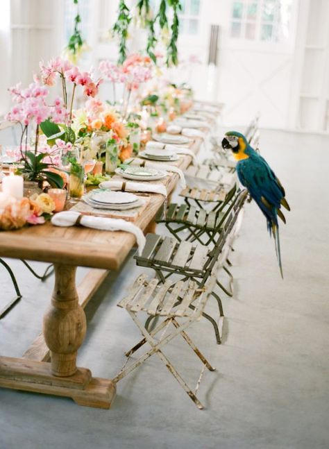 tropical wedding theme stylemepretty.com - josevilla.com Cuban Wedding, Centerpieces Simple, Jose Villa Photography, Tropical Trend, Tropical Wedding Theme, Tropical Wedding Inspiration, Boda Mexicana, Centerpieces Wedding, Decoration Inspiration