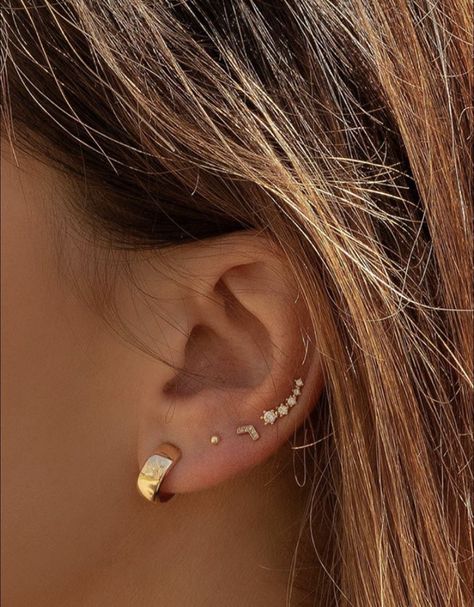 Dainty Ear Piercings Minimalist, Curated Ear Piercing Minimalist Classy, Dainty Earrings Aesthetic, Dainty Ear Stack, 2 Hole Ear Piercing Earrings, A Lot Of Ear Piercings, Delicate Ear Piercings, Middle Helix Piercing, Multiple Ear Piercings Ideas