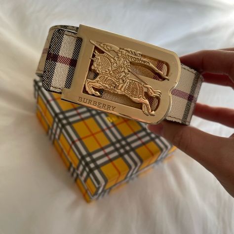 Burberry belt Hot Takes, Burberry Belt, Mood Pics, Burberry, Prada, Dior, Chanel, Fashion Trends, Fashion Tips