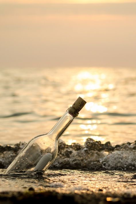 I wonder.........hmmm.  ♥A Beach At Sunset, Ao Nang, Image Nature, Message In A Bottle, Sea Breeze, Pattaya, Black White Photos, Black N White, Beach Vibes