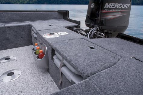 2 aft fold-down jump seats w/port livewell & starboard storage below (elevated aft fishing deck shown) http://www.exclusiveautomarine.com/product/pro-guide-v-175-combo Walleye Boats Setup, Fishing Boats Ideas, Jon Boat Project, Boat Conversion, Boat Renovation, Boat Modifications, Jon Boat Modifications, Boat Upgrades, Jon Boats