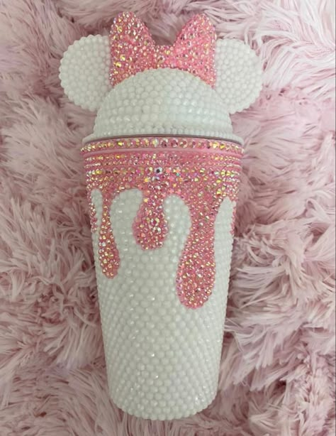 Disney Rhinestone Tumbler, Bedazzled Things, Bedazzled Stuff, Starbucks Cup Art, Diy Lace Ribbon Flowers, Baby Doll Nursery, Bling Ideas, Rhinestone Cups, Rhinestone Projects