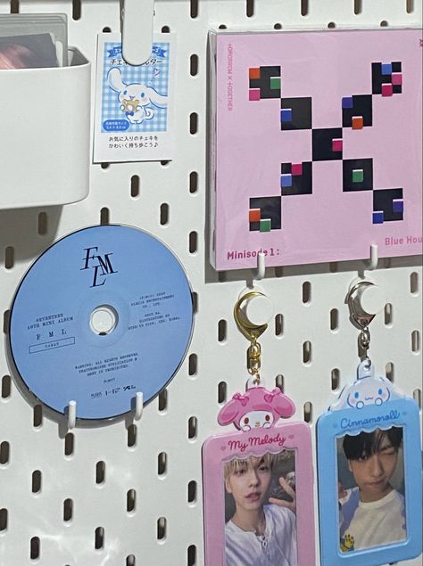 K-pop Pegboard, Pegboard Setup, Kpop Pegboard, Ikea Pegboard, Pegboard Ideas, Mini Studio, Txt Kpop, Organization Board, Coquette Girl