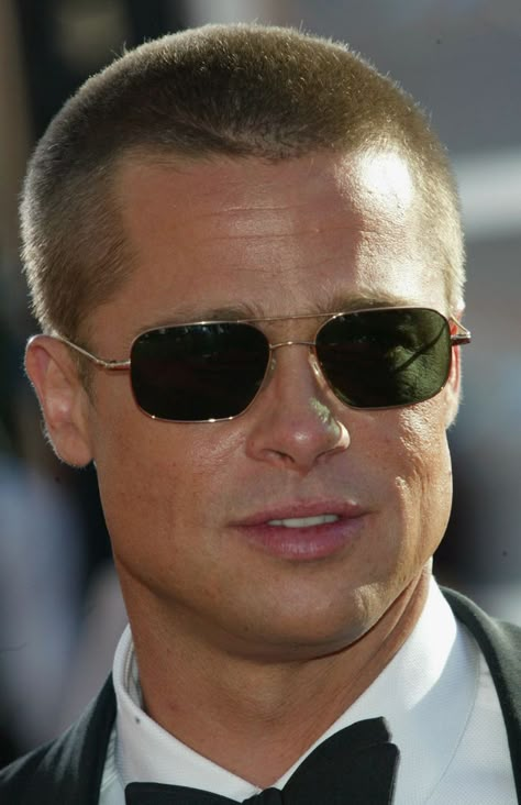 Brad Pitt wears Victory Sunglasses by Oliver Peoples at the 2004 Emmy Awards Archive Oliver Peoples sunglasses, red carpet sunglasses Brad Pitt Sunglasses, Brad Pitt Photos, Oceans Eleven, Daniil Medvedev, Oliver Peoples Glasses, Oliver Peoples Sunglasses, Thelma Louise, Billie Jean, Rami Malek