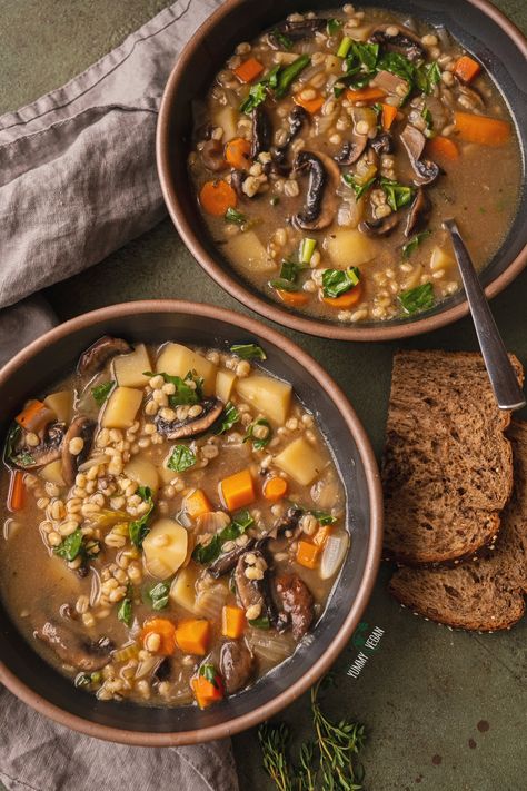 Mushroom Barley Soup — The Yummy Vegan Vegan Beef And Barley Soup, Barley Bean Soup, Vegan Mushroom Barley Soup, Vegan Barley Soup, Vegetarian Barley Soup, Mushroom Barley Soup Recipe, Shiitake Mushroom Soup, Mushroom Barley, Mushroom Barley Soup