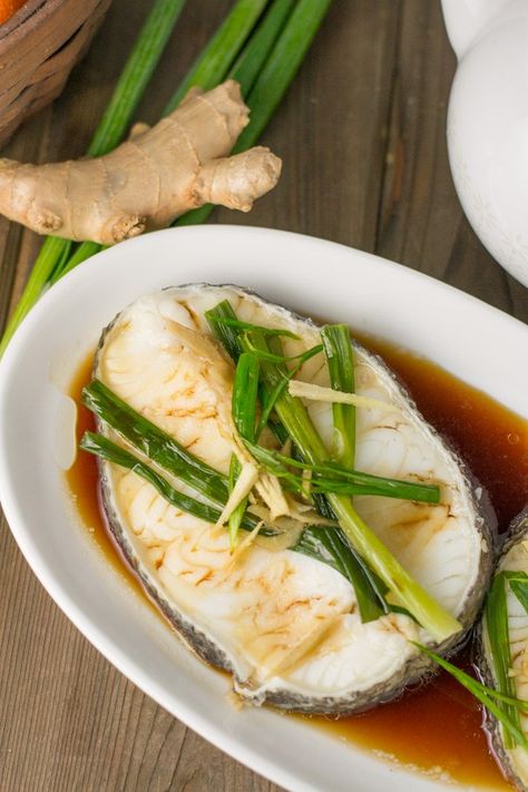 Steamed Sea Bass Cantonese Recipes, Bass Recipes, Steamed Fish Recipes, Sea Bass Recipes, Food Seafood, Steam Recipes, Easy Fish Recipes, Steamed Fish, Foreign Food