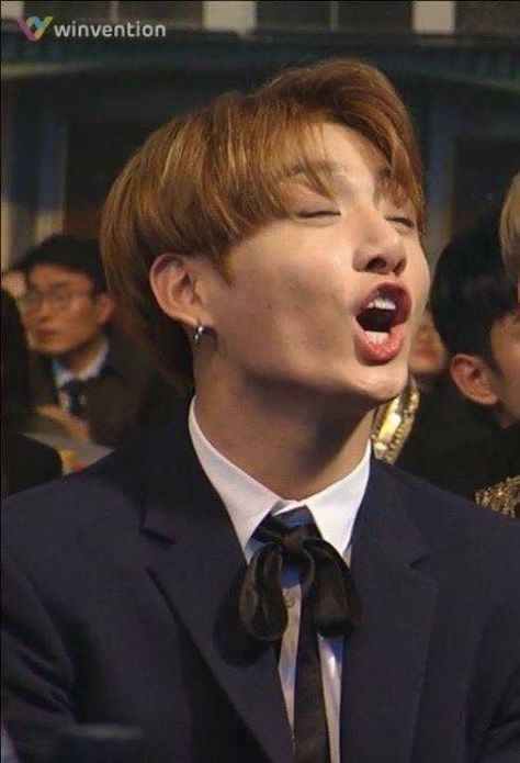 Bts Derp Faces, Bts Meme Faces, Jung So Min, Seoul Music Awards, Bts Reactions, Bts Funny Moments, Cartoon Jokes, I Love Bts, Meme Faces