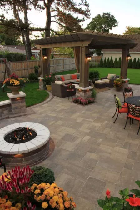 Backyard Paradise - Elmhurst, IL Steel Decor, Backyard Deck Ideas, Patio Deck Ideas, Yard Oasis, Pavers Design, Creative Backyard, Backyard Layout, Patio Pavers Design, Backyard Patio Ideas