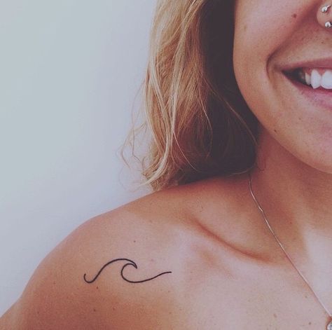 Simple Wave Tattoo, Small Wave Tattoo, Wave Tattoo Design, Wave Tattoo, Inspiration Tattoos, Waves Tattoo, Little Tattoos, Small Tattoo, S Tattoo