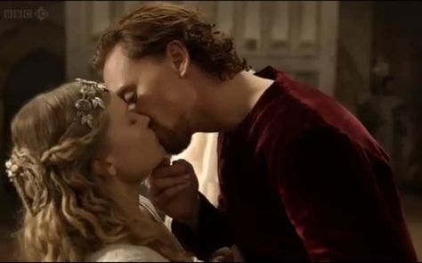 With a gentle prod of his fingers, he tilted her chin up to meet his kiss. Gentleman Video, Tom Hiddleston Gentleman, King Henry V, Tom Hiddleston Quotes, Hollow Crown, Edward Iv, Fair Face, Tom Hiddleston Funny, The Hollow Crown