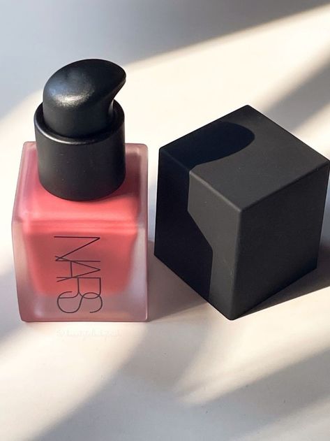 Nars Blush Aesthetic, Nars Makeup Aesthetic, Nars Liquid Blush, Dewy Look, Makeup Accesories, Formal Makeup, Liquid Blush, Beauty Natural Products, Make Up Inspo