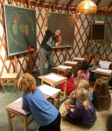 Waldorf Classroom Set Up, Nature School Design, Yurt Classroom, Wholesome Aesthetic, Teacher Vision Board, Waldorf Classroom, Early Years Teacher, Heal Your Soul, Job Inspiration