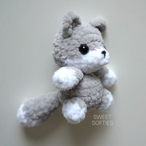 Wolf Amigurumi, Crochet Wolf, Mini Amigurumi, Quick Crochet Patterns, Crochet Design Pattern, Crochet Amigurumi Free Patterns, Crochet Amigurumi Free, Animal Patterns, Fun Crochet Projects