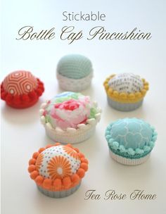 tiny pin cushions Diy Pincushion, Pin Cushions Patterns, Sewing To Sell, Quilt Retreat, Bottle Cap Crafts, Crafts To Make And Sell, Sewing Rooms, Inexpensive Gift, Pin Cushion