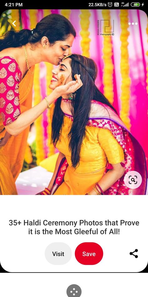 Haldi Poses For Bride With Friends, Haldi Photoshoot With Friends, Haldi Pic, Haldi Pics, Gathering Photography, Haldi Photography Ideas, Haldi Pose, Haldi Photos, Haldi Poses For Bride