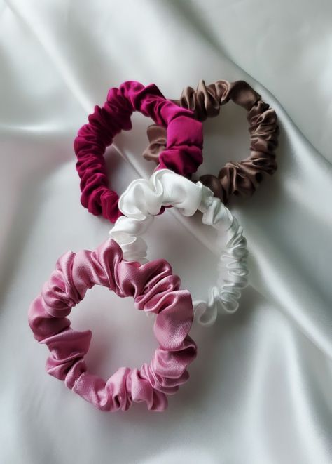 Scrunchies White, Pink Satin Scrunchie, Purple Scrunchie, Diy Hair Scrunchies, Hair Acessories, Scrunchie Styles, Eid Stickers, Hair Tie Accessories, Scrunchies Diy