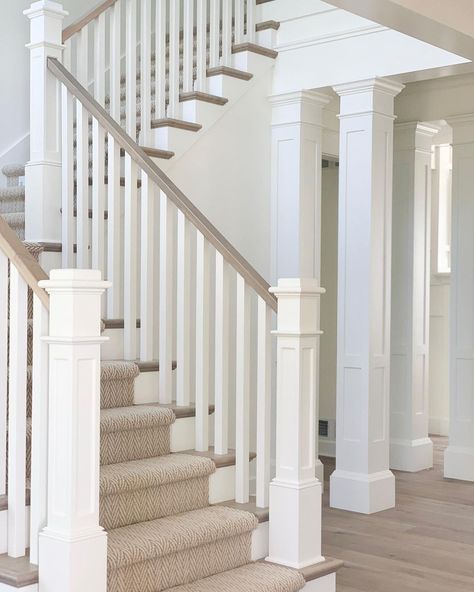 Large Staircase, Foyer With Stairs, Vaulted Ceiling Living Room, White Staircase, Stair Spindles, Staircase Runner, White Stairs, Elegant Entryway, House Staircase