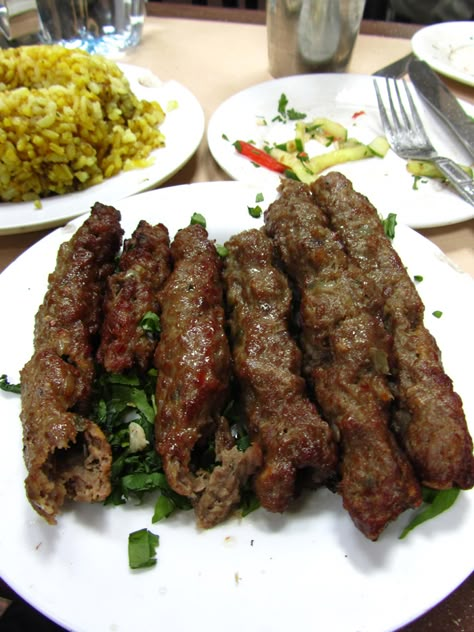 Food to try: Kofta Kebabs - 13.50 LE at Abeer Restaurant in Aswan ($2.27) Egypt Food, Beef Recipes Easy Dinners, Middle East Food, Travel Egypt, Around The World Food, Ground Beef Recipes Healthy, Egyptian Food, Dinner With Ground Beef, Ground Beef Recipes Easy