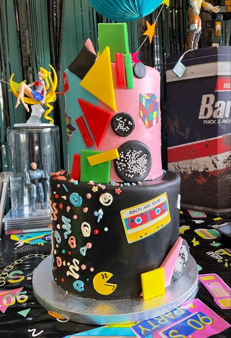 Notre gâteau mémorable !! 90s Birthday Cake, 90s Cake, 90s Birthday, Mums Birthday, S Cake, 90s Party, Mum Birthday, Sweet Sweet, 40th Birthday