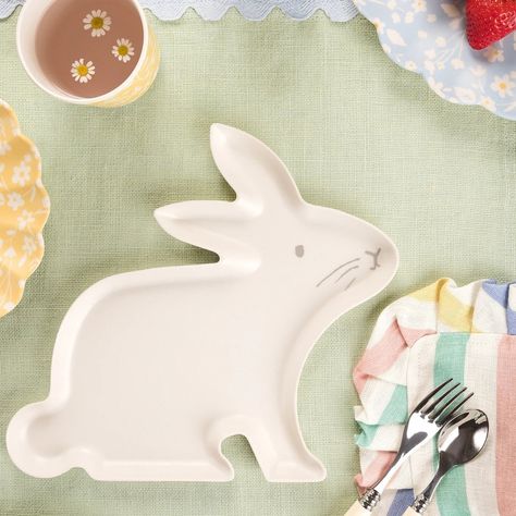 This year is different.. Easter is coming up SO QUICK! 🐇 Don't let Easter 2024 catch you by surprise!🤗 Check out our delightful bunny-themed decor, along with a variety of spring decorations for a fresh twist on Easter this year! 🐰🌷 Whether you're aiming for a whimsical bunny theme or a more general spring vibe, we've got you covered! 🎉✨ #easterparty #happyeaster #easterbunny #eastersunday #eastereggs #easterweekend #easter2021 #easterbasket #easteregghunt #firsteaster #eastermon... Easter Bunny Plate, Bunny Backpack, Bunny Plates, Bamboo Plates, Spring Celebration, Hot Food, Meri Meri, Bamboo Fiber, Easter Celebration