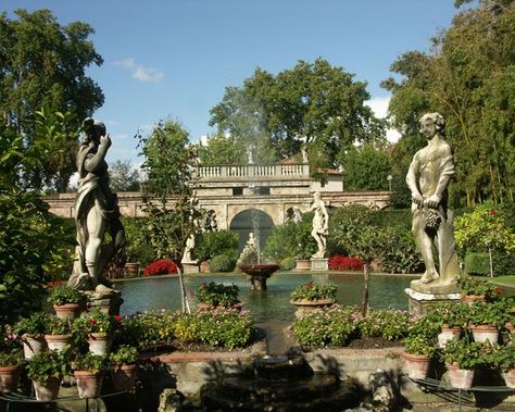 ancient roman gardens | ROMA Citizens Blog: Subura Community Gardens Now FREE! Garden Finials, Palace Exterior, Mallorca Villa, Outdoor Wall Fountains, Roman Garden, Zoo Park, Community Gardens, Asian Garden, Gardening Techniques