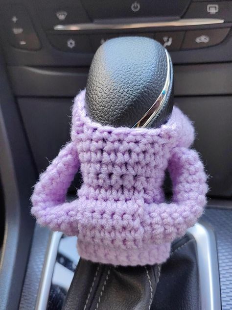 Crochet Gear Shift Hoodie,Universal Car Shift Knob Cover,Mini Hoodie for Car Shifter,Automotive Interior Cute Gadgets,Car Decorations -  #Car #CoverMini #Crochet #Cute #Decorations #GadgetsCar #Gear #Hoodie #HoodieUniversal #interior #Knob #Shift #ShifterAutomotive Cute Gadgets, Cool Car Accessories, Car Decorations, Purple Hats, Heart Bag, Car Accessory, Crochet Heart, Shift Knob, Cat Decor