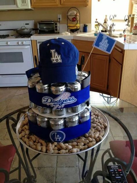 Dodger beer cake !!! Dodgers Gift Basket Ideas, Dodger Party, Dodgers Birthday Party, Baseball Cakes, Dodgers Party, Dodger Baseball, Dodgers Game, Baseball Theme Birthday, Baseball Teams Logo