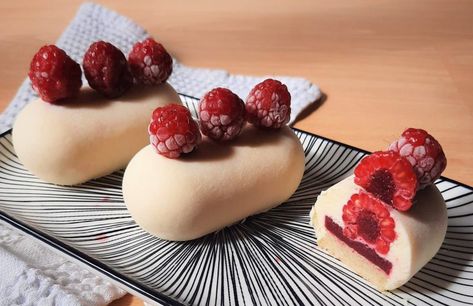 Entremet Recipe, Summer Cake Recipes, Mini Tortillas, Luxury Food, Summer Cakes, Fancy Desserts, Valentines Food, Dessert Decoration, Pastry Cake