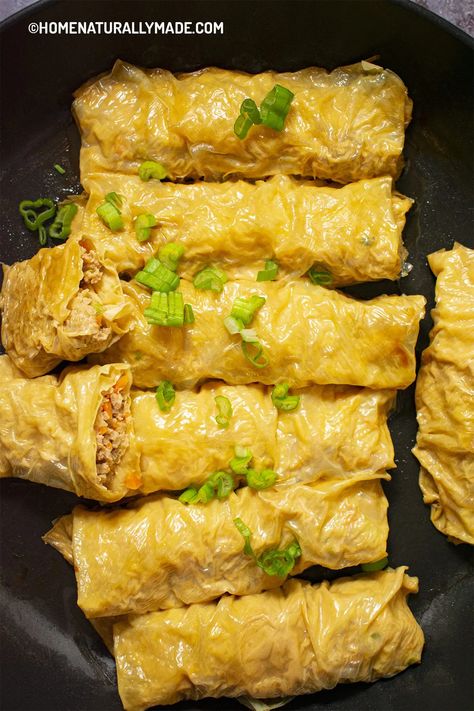 Tofu skin rolls {Fu Pi Juan 腐皮卷} is a traditional Cantonese Dim Sum. They feature tofu skin wrapped mini burriots filled with minced pork. Pork Burritos, Tofu Skin, Ibs Friendly Food, Dim Sum Recipes, Minced Pork, Authentic Chinese Recipes, Pork Recipe, Fried Tofu, Tasty Healthy