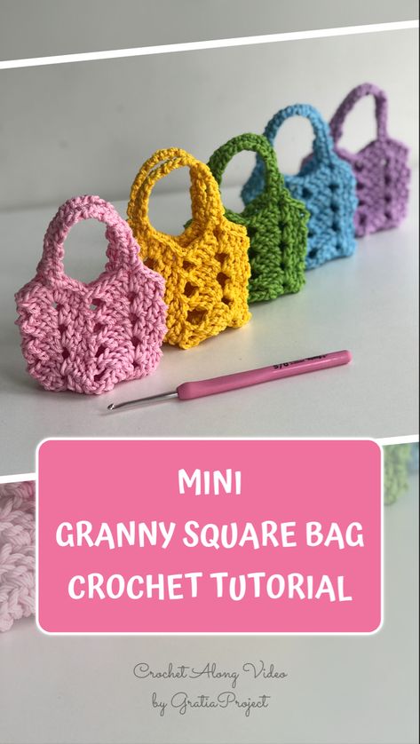 Crochet Granny Square Purses, Barbie Granny Square, Crochet Mini Granny Square Bags, Crochet Barbie House Accessories, Things To Make For Barbie Dolls, Small Crochet Bags Free Patterns Easy, Crochet Barbie Accessories, Granny Square Mini Bag, Mini Crochet Bags Free Pattern