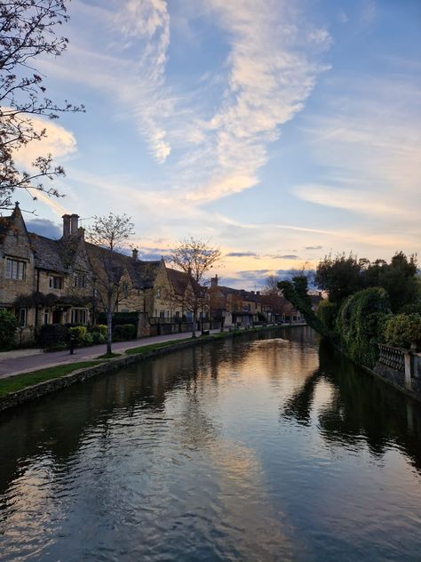 Wideshot photograph taken on a walk bridge in Bourton on the Water Bourton On The Water, A Walk, Mood Board, Bridge, England, Architecture, Photographer, Water