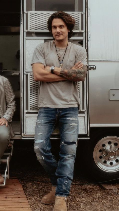 John Mayer Fashion, Musician Outfit Men, John Mayer Outfit, John Mayer Style, Musician Style, Denim Outfit Men, John Clayton, Band Outfits, Basic Workout