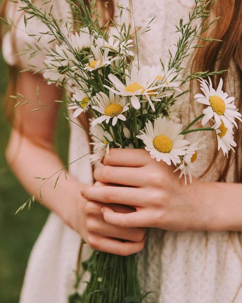 Holding Bouquet Reference, Holding Flower Bouquet Pose, Holding Bouquet Aesthetic, Senior Photos With Bouquet, Person Holding Bouquet, Bouquet Portrait Photography, Holding A Bouquet Of Flowers, Holding Bouquet, Holding A Bouquet