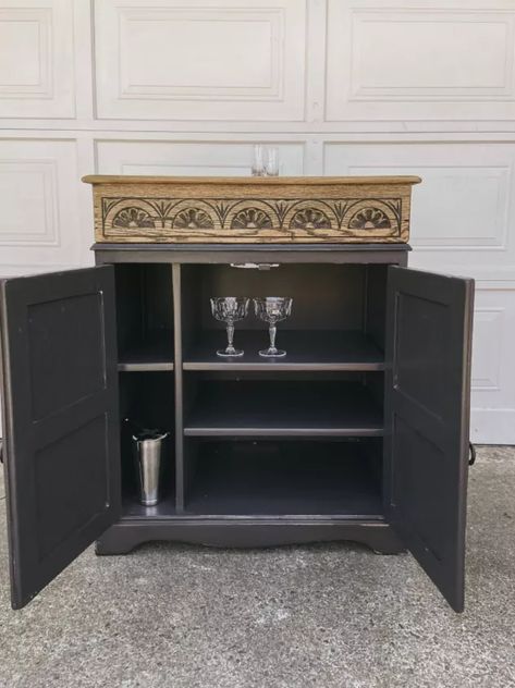 We love furniture flips and this one is no different. Beautiful upcycled bar cabinet DIY idea. Decorate your living room on a budget with painted furniture upcycle and see how to update an old bar. Bar Cabinet Diy, Bar Cabinet Makeover, Upcycled Cabinet, Gel Stains, Diy Tufted Headboard, Side Table Makeover, Cabinet Diy, Vintage Thrift Stores, Refinish Furniture