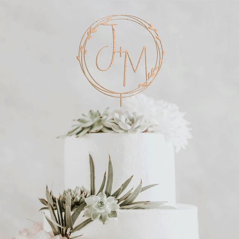 Mum Wedding, Cake Topper Wedding Monogram, Mr And Mrs Cake, Monogram Wedding Cake, Cake Topper Initials, Personalized Wedding Cake Toppers, Baptism Cake, Engagement Cakes, Personalized Cakes