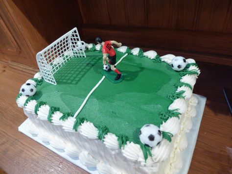 Soccer grooms cake for son Soccer Birthday Cakes, Rodjendanske Torte, Chocolate Hazelnut Cake, Resep Brownies, Soccer Cake, Sport Cakes, Hazelnut Cake, Football Cake, Simple Cake Designs