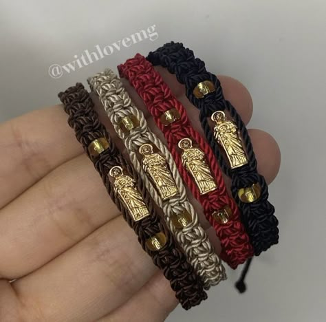 Ojo Bracelets Mexican, Mexican Bracelets Handmade Diy, Mexican String Bracelets, San Judas Bracelet, Bracelet Ideas Mexican, Mexican Bracelet Ideas, Mexican Bracelets Aesthetic, Lunch Ideas Mexican, Ojo Bracelets