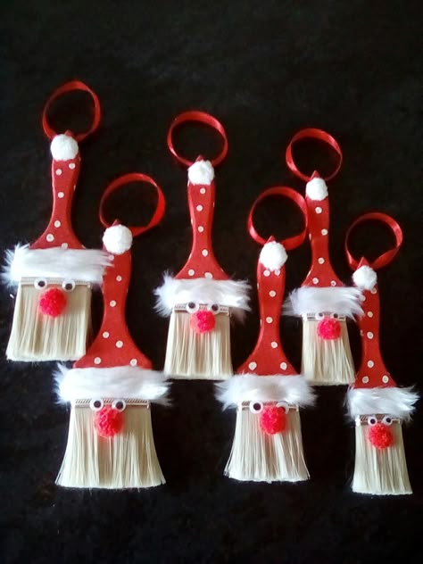 Christmas Paint Brush Crafts, Paintbrush Gnomes Diy, Santa Paintbrush, Paint Brush Ornaments, Christmas Bazaar Crafts, Quick Christmas Gifts, Creative Christmas Crafts, Santa Crafts, Diy Christmas Tree Ornaments