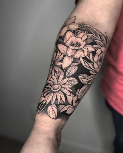 🥀MICHAEL TA 🥀 on Instagram: "Really enjoying these heavy black backgrounds with florals. This was all done in one session @artisticgrindtattoo" Floral Tattoo With Black Background, Ink Ideas, Tattoo Inspo, Black Background, Black Backgrounds, Tattoo Ideas, Tattoos, Floral, On Instagram