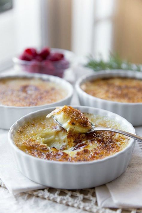 Rum-Spiked Eggnog Crème Brûlée Recipe Vanilla Bean Creme Brulee, Creme Brulee Recept, Eggnog Dessert, Delicious Christmas Desserts, Creme Brulee Recipe, Brulee Recipe, Creme Brûlée, Caramelized Sugar, Delectable Desserts