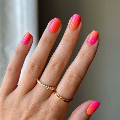 Fun Tropical Nails, Tropical Nails Ideas, Havana Nails, Tropical Nail Colors, Hawaii Inspired Nails, Tropical Nail Ideas, Vacation Nail Colors, Vacation Nails Beach, Dip Nail Colors