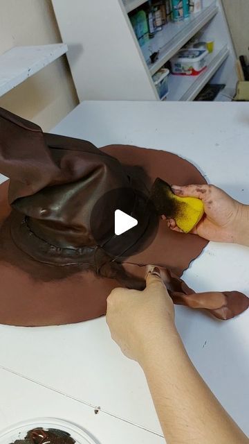 How To Make Sorting Hat, How To Make A Sorting Hat Harry Potter, Diy Hogwarts Costume, Harry Potter Diy Crafts Easy, Diy Sorting Hat, Hogwarts Costume, Harry Potter Diy Crafts, Halloween Harry Potter, Harry Potter Hat