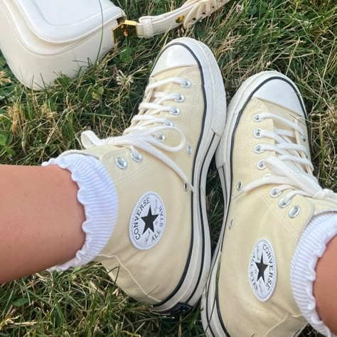 Converse High Tops Aesthetic, Summer Converse, Aesthetic Converse, Cute Converse Shoes, Converse Women, Cute Converse, Pretty Sneakers, Preppy Shoes, Shoe Wishlist