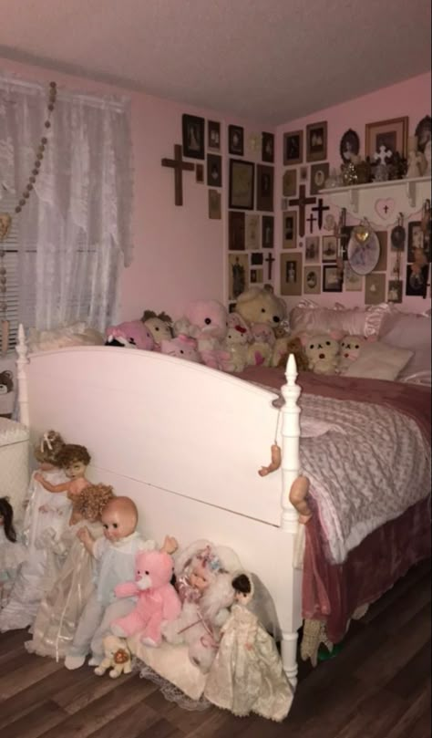 Muebles Shabby Chic, Cute Room Ideas, Pretty Room, Dreamy Room, Dream Room Inspiration, Room Makeover Inspiration, Cute Room Decor, Room Inspiration Bedroom, Pink Walls