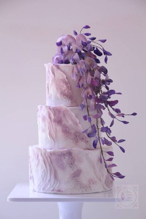 Wisteria Themed Wedding, Lavender Wedding Cake Lilacs, Wedding Ideas Lilac, Cake Debut, Wisteria Cake, Lilac Cakes, Purple Flower Cake, Lilac Wedding Cake, Lilac Cake