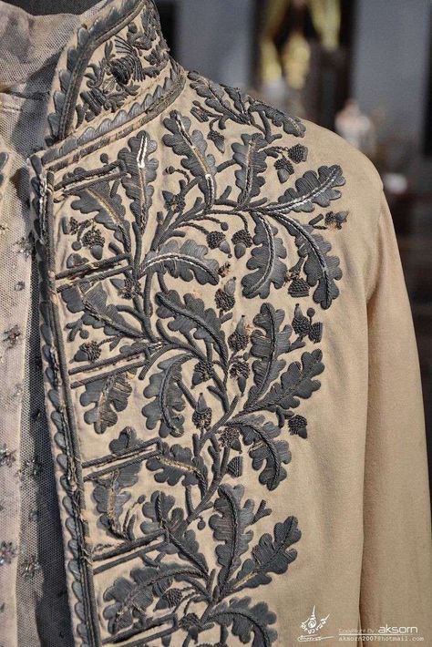 1700s Embroidery, History Embroidery, Embroidery Designs Fashion, Hand Embroidery Stitches, Historical Costume, Silk Embroidery, Costume Outfits, Embroidery Inspiration, Embroidery Techniques