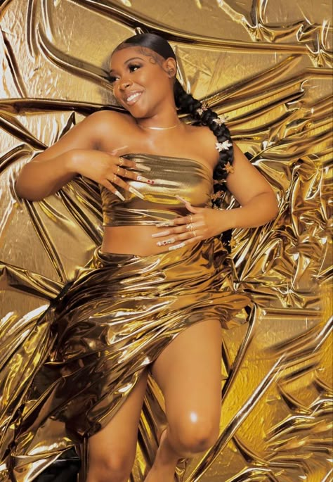 Gold Theme Photoshoot Black Women, Honey Themed Photoshoot, Gold Frame Photoshoot, Gold Photoshoot Birthday, Golden Birthday Shoot Ideas, Gold Foil Photoshoot, Gold Photoshoot Black Women Birthday, Gold Backdrop Photoshoot, Golden Photoshoot Black Women