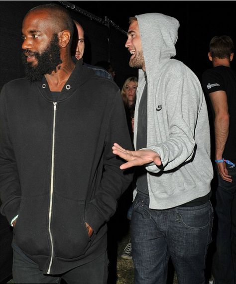 Mc ride Mc Ride, Rob Pattinson, Strange Music, Rare Pictures, Music Music, Music People, Hair Inspiration Color, Music Fans, Sunday Night